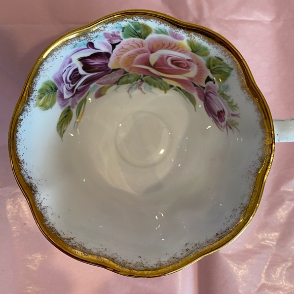 *Rare* EUC Royal Albert Teacup and Saucer Summer Bounty Series in “Amethyst” - Picture 4 of 7